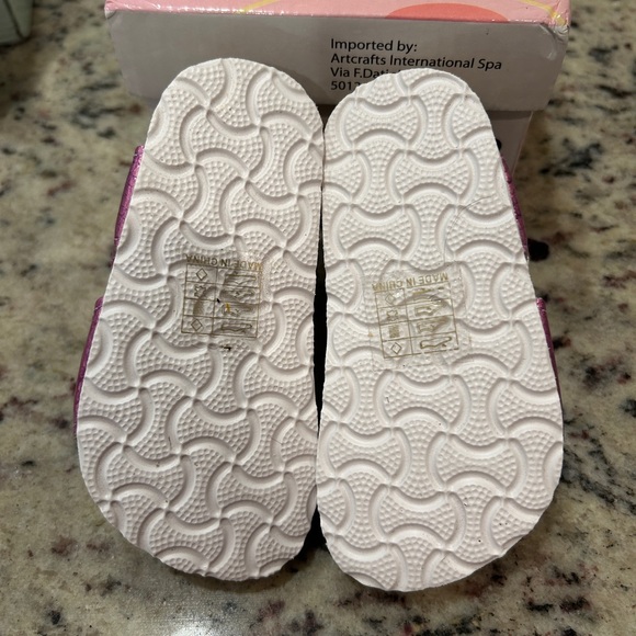 Colors of California Pink Metallic Kids Sandals size 21 / 5.5 - Picture 3 of 6